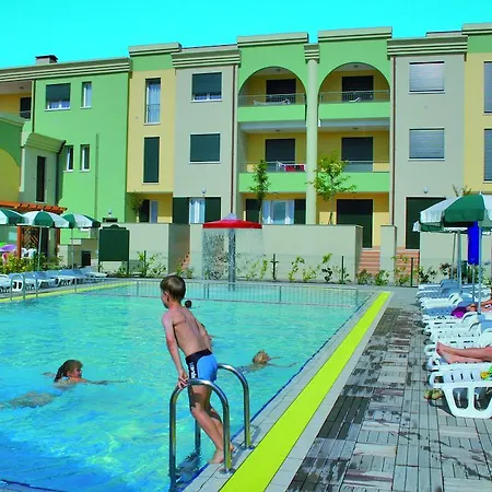 Apartment Farnie Lido Altanea