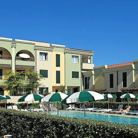 Farnie Lido Altanea Apartment