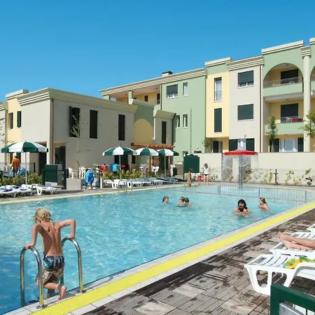 Farnie Lido Altanea *